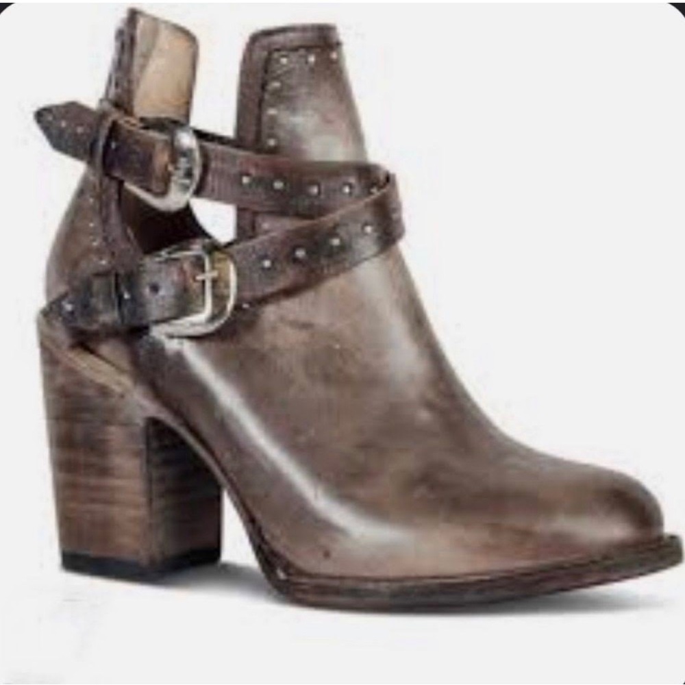 Free Bird by Stephen rainbow,, bootie  in stone